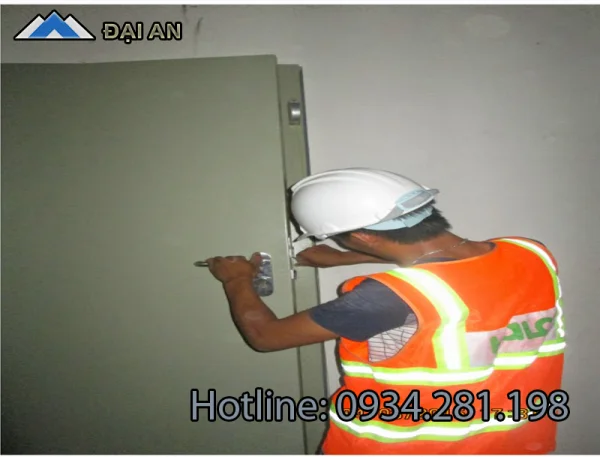Đội thi công lắp cửa sắt thép đốt không cháy ở Hải Phòng-0965.920.698