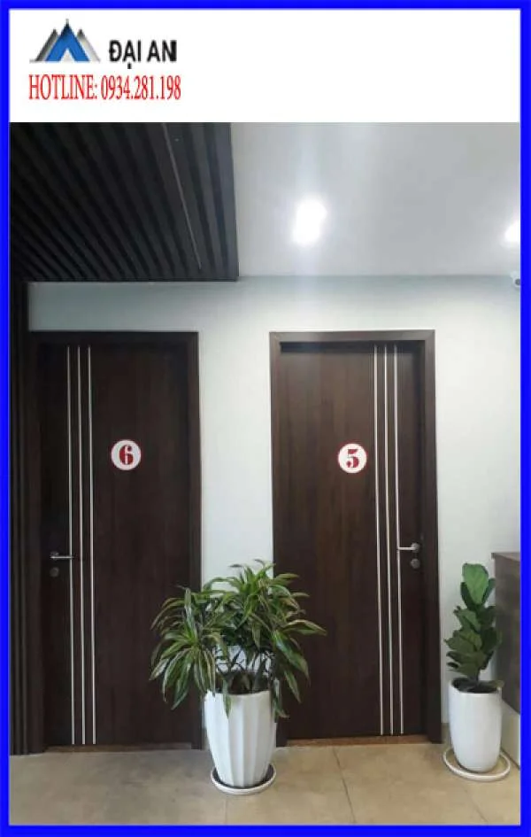Showroom bán cửa gỗ nhựa composite ở 310 Nguyễn Bỉnh Khiêm-Hải Phòng