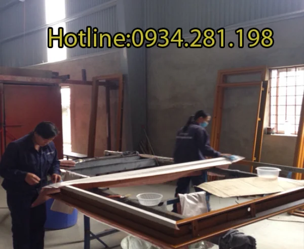 Thợ lắp đặt cửa thép vân gỗ nhanh chuẩn rẻ tại Đồ Sơn-Hải Phòng