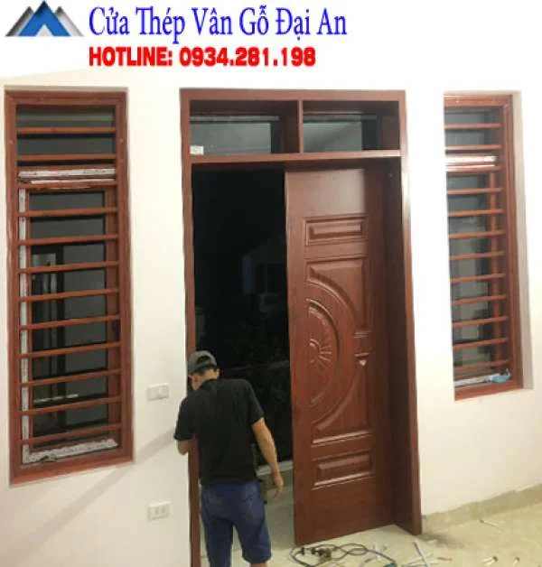 Thợ lắp đặt cửa thép vân gỗ nhanh chuẩn rẻ ở Kiến Thụy Hải Phòng